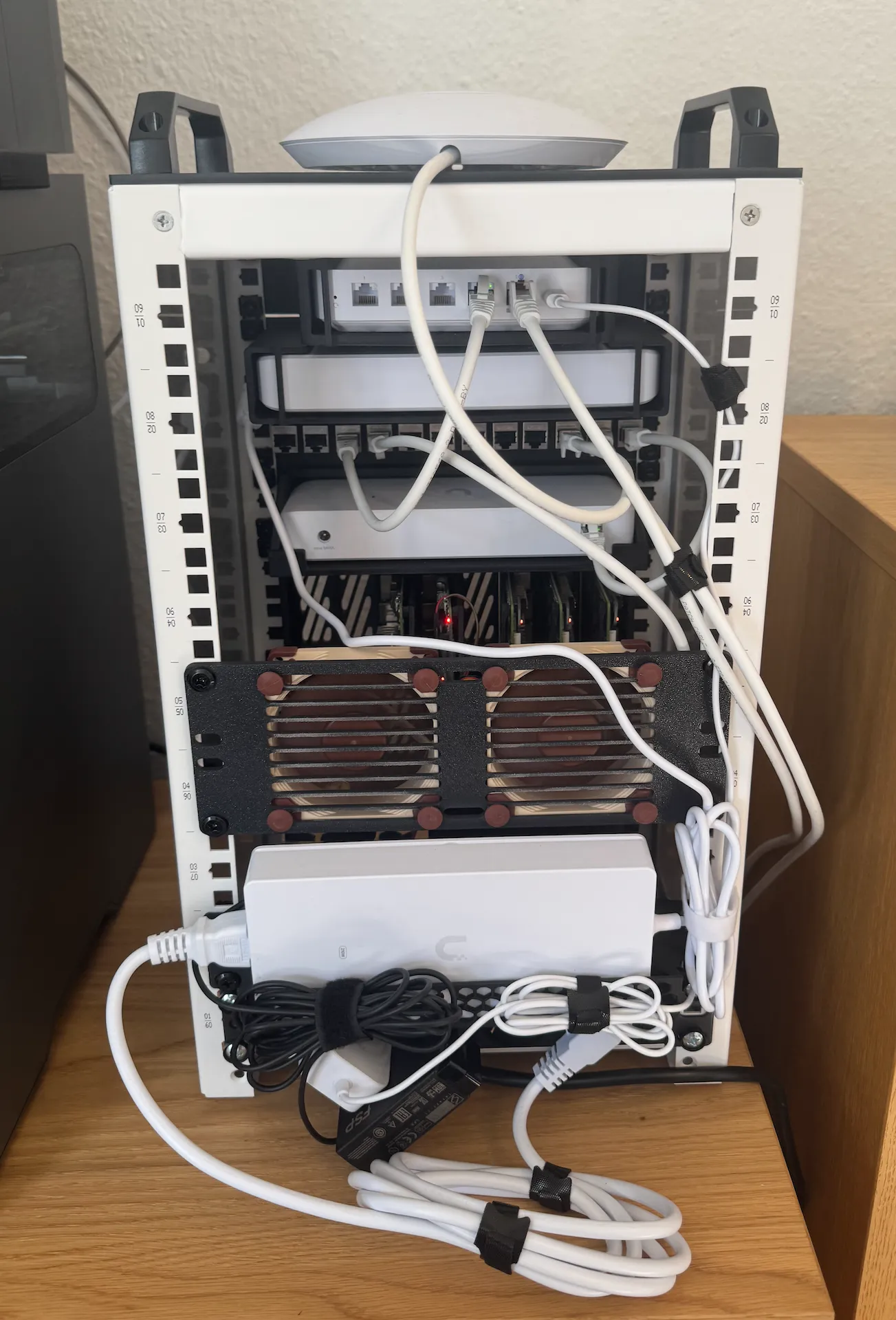 Rear cabling of the homelab rack